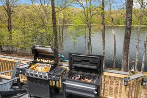 Blue Canoe: Luxury Lakefront w/ Hot Tub & Kayaks - Image 5