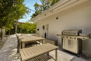 Designer Home w Pool & Firepit | 7 min to Brickell - Image 4