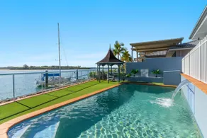 Salty Dayz - Designer Waterfront - Holiday Yamba - Image 4