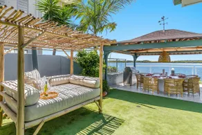 Salty Dayz - Designer Waterfront - Holiday Yamba - Image 2