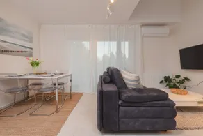 Secluded 13 | 1 Bedroom | Parking | Balcony - Image 5