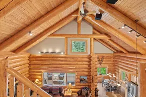 Private lodge with stunning mountain views - Image 3