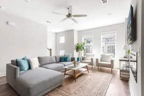 The Trendy In Park Circle Mins to DT CHS & Beach - Image 2