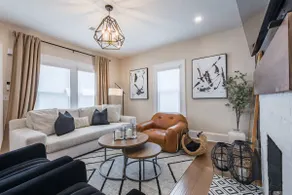 Stylish Kirkwood Home - Dual Suites + Private Deck - Image 2