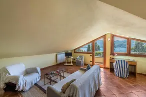 Apartment 'Casa Caterina Mansarda' with Lake View, Garden & Wi-Fi - Image 3