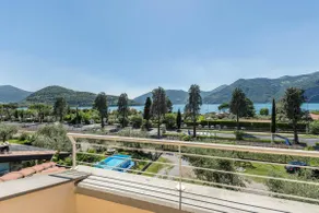 Apartment 'Casa Caterina Mansarda' with Lake View, Garden & Wi-Fi - Image 4