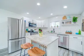 Beach-Chic Farmhouse - Image 5