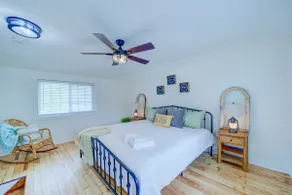 Beach-Chic Farmhouse - Image 3