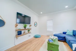 Beach-Chic Farmhouse - Image 2