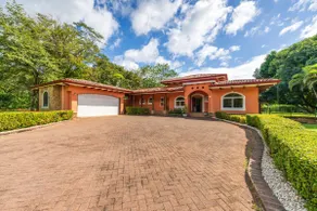Casa Tropical, Spacious 3 Bedroom Home - Image 5