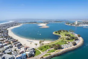 Mission Point Buyout by AvantStay | Two Unit Buyout w/ Patio & Close to Beach! - Image 3