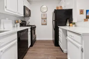 Rock N' Roll + Sweet Dreams! Get Cozy Next to Indoor & Outdoor Fireplace'! 7 min Drive to Saint Als - Image 3