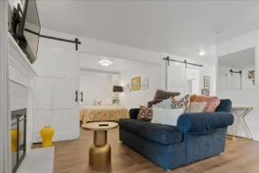 Rock N' Roll + Sweet Dreams! Get Cozy Next to Indoor & Outdoor Fireplace'! 7 min Drive to Saint Als - Image 5