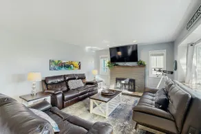 Beautiful oceanview home with enclosed yard, washe - Image 3