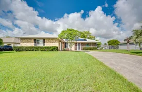 Heated Pool & 4-in-1 Grill: Spring Hill Haven! - Image 2