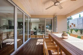 Luxury and Style on Pasadena with large spa - Image 5
