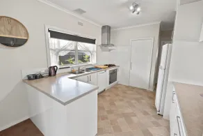 The Aviary - 3BR Retreat BBQ, Near Waterfront - Image 4