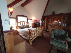 The Carriage House at Dragons Cove - Image 3