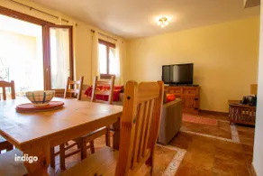 2-bedroom Townhouse with Pool view - ELL01 - Image 4