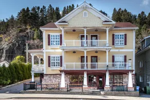 Victoria loft with balcony and free parking - Image 5