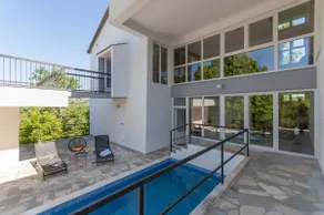 Villa Green Castle - Image 2