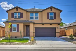 Sacramento Retreat w/ Yard ~ 13 Mi to Dtwn! - Image 3