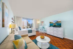 ”Beachcomber” Studio w/FREE Parking & Full Kitchen - Image 2