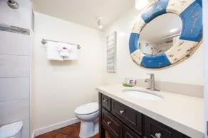”Beachcomber” Studio w/FREE Parking & Full Kitchen - Image 5