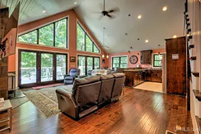 Year-Round Northwoods Lakehouse on Stanley Lake. Firepit. Sleeps 12. - Image 4