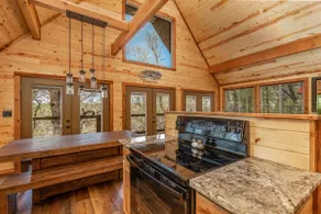 Norfolk Cabin (Boat Slip Included) - Image 5