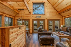 Norfolk Cabin (Boat Slip Included) - Image 2