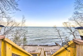 Lakefront Applegate Retreat w/ Private Beach! - Image 2