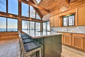 Lakefront Applegate Retreat w/ Private Beach! - Image 3