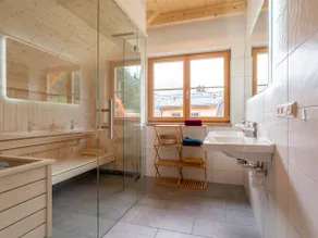 Detached chalet with sauna and garden - Image 3