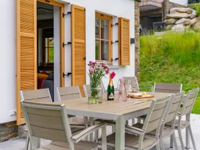 Detached chalet with sauna and garden - Image 2