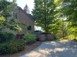 C13 Beautiful Bretton Woods ski-in ski-out townhouse. Pool/gym passes! - Image 2