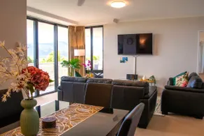 Cairns Ocean View Apartment - Image 4