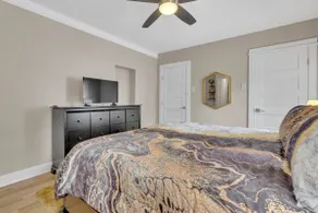 The Marbled Speakeasy - San Antonio Luxury Home by the Alamo - Image 3