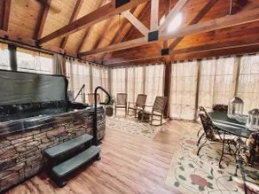 FOX DEN CABIN - Image 5