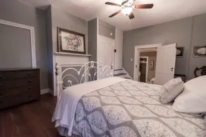 Vacation Rental: Armory Quarters B - Image 5