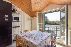 Lady's House - Image 2