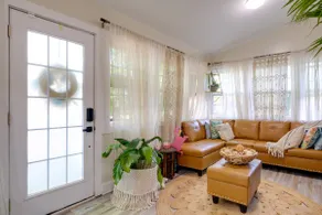 Adorable Beach Cottage w/ Hot Tub & Tropical Bar! - Image 4