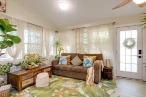 Adorable Beach Cottage w/ Hot Tub & Tropical Bar! - Image 5