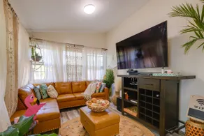 Adorable Beach Cottage w/ Hot Tub & Tropical Bar! - Image 3