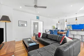 Sunset Days Family Holiday House 200m to Shops - Image 5