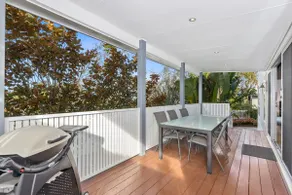 Sunset Days Family Holiday House 200m to Shops - Image 3