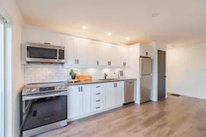 Suite #2 in The Heart Of Beamsville’s Wine Route - Image 5