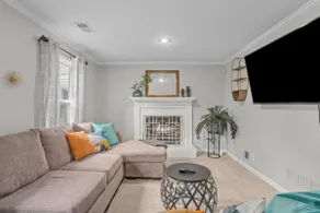 Spacious 5-Bed Home with Pool in Overland Par! 27 - Image 4