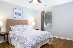 Spacious 2BR Ideal for Long-Term Business Stays - Image 2