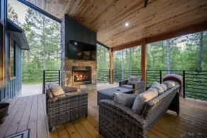 Chalet mit privatem Pool, Terrasse und Grill | Flussblick - Image 3